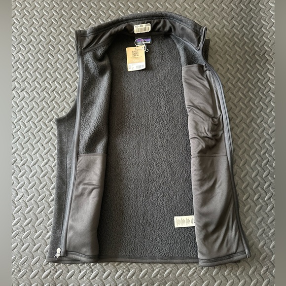 New Patagonia Men's Better Sweater Fleece Vest With Tags Hiking Camping Outdoors - Picture 4 of 7